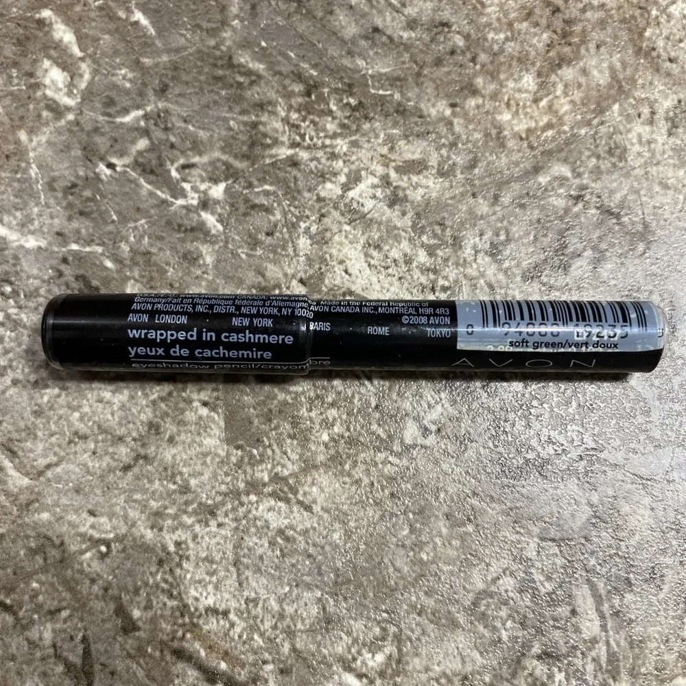 Avon Wrapped In Cashmere Eyeshadow Pencil In Soft Green Sealed Full Size‎